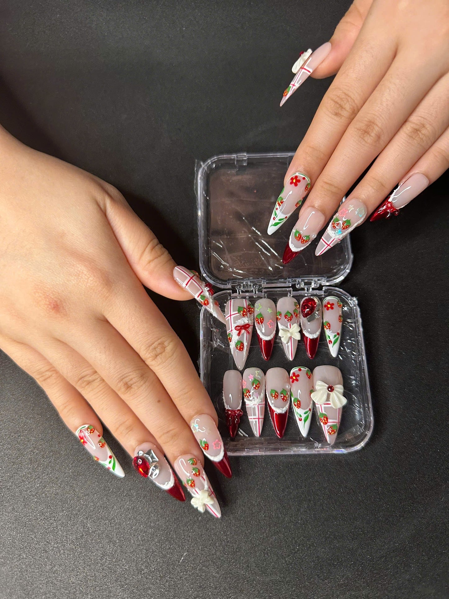 Strawberry Noel Bow GL180