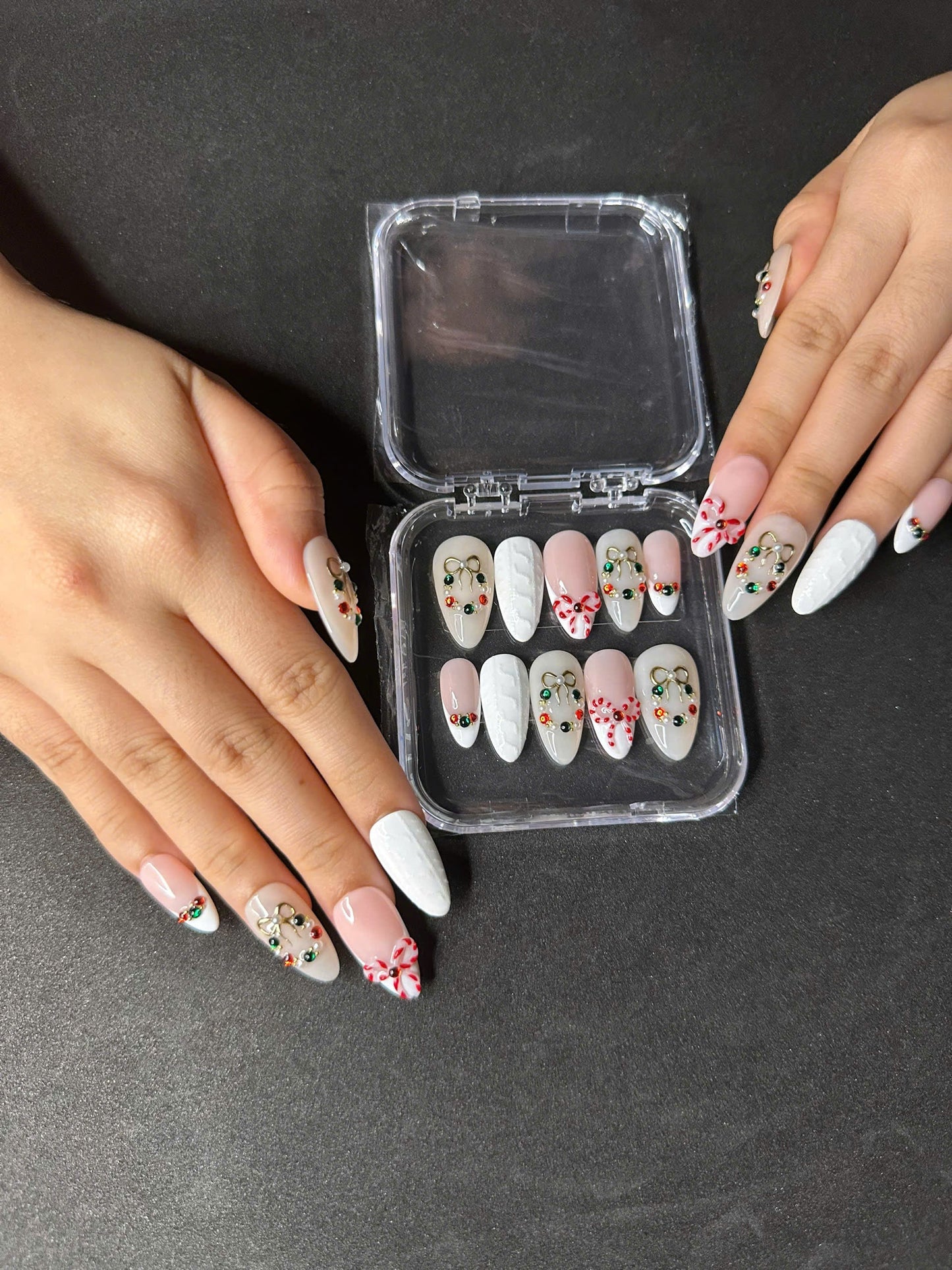 Holiday Wreath Charm GL158